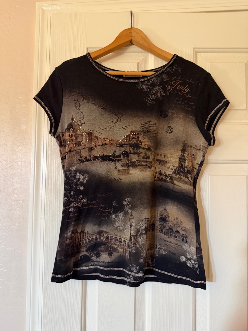 Scenic Print Short-Sleeve Tee - Black and Brown